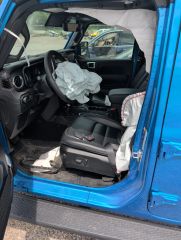 2024 Jeep Wrangler 4-Door Sahara 4x4 - Interior Front Seat Image